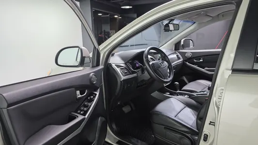 KG Mobility C 2.0 CVT 2WD 2014 10