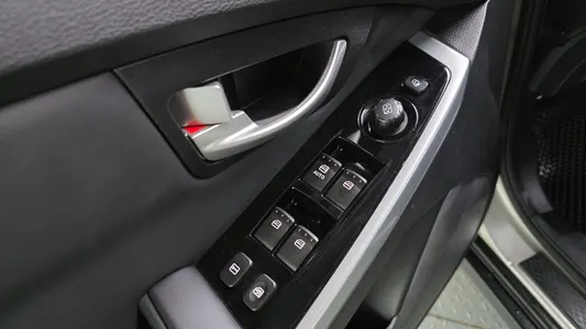 KG Mobility C 2.0 CVT 2WD 2014 17
