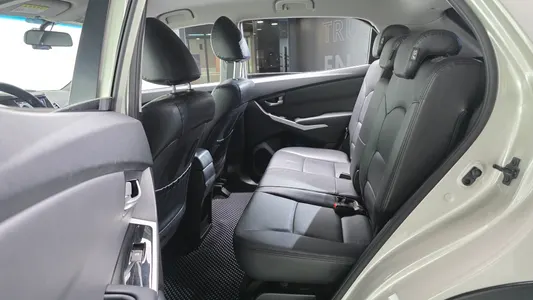 KG Mobility C 2.0 CVT 2WD 2014 26