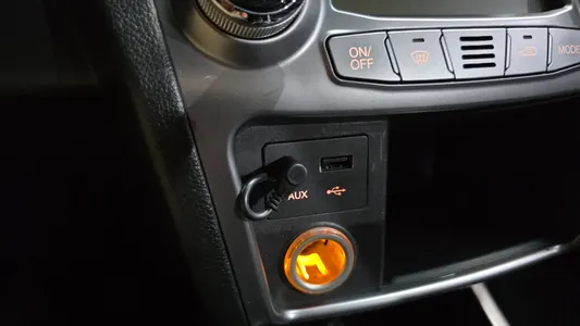 KG Mobility C 2.0 CVT 2WD 2014 29