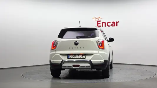 KG Mobility Tivoli LX 2WD 2015 4
