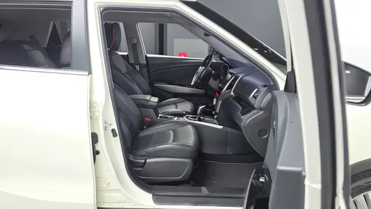 KG Mobility Tivoli LX 2WD 2015 11