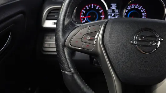 KG Mobility Tivoli LX 2WD 2015 17