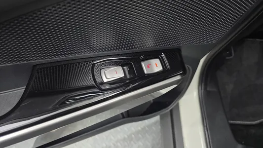 KG Mobility Tivoli LX 2WD 2015 19