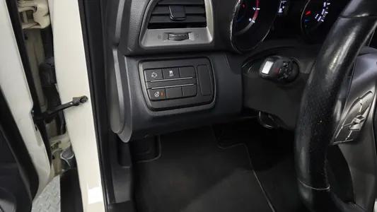 KG Mobility Tivoli LX 2WD 2015 32