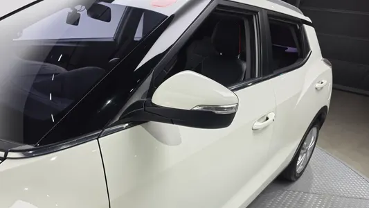 KG Mobility Tivoli LX 2WD 2015 30