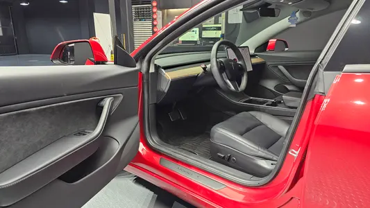 Tesla 3 AWD 2021 10