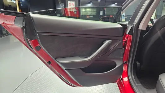 Tesla 3 AWD 2021 26