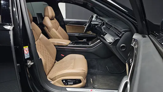 Audi S8 (D5) 4.0 TFSI LWB 2020 26