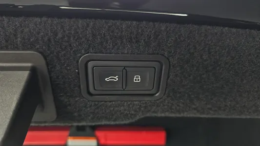 Audi S8 (D5) 4.0 TFSI LWB 2020 34