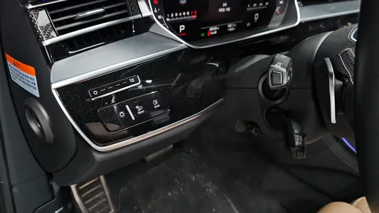Audi S8 (D5) 4.0 TFSI LWB 2020 28