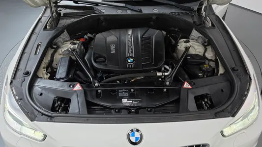 BMW 5 Series GT (F07) GT 30d xDrive 2015 6