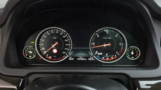 BMW 5 Series GT (F07) GT 30d xDrive 2015 8