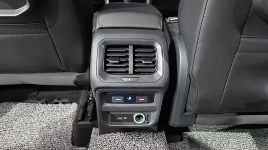 Volkswagen 2 2.0 TDI 2019 33