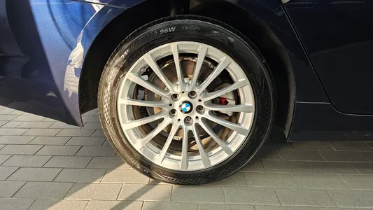BMW 5 Series (G30) 520i 2019 5
