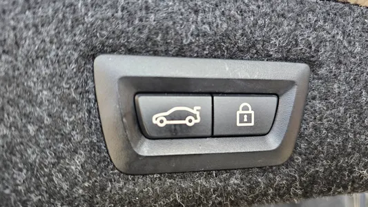 BMW 5 Series (G30) 520i 2019 18