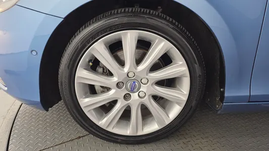 Volvo V40 D2 2015 5