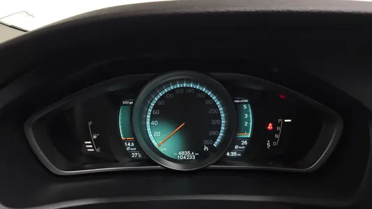 Volvo V40 D2 2015 8