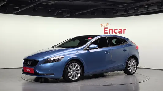 Volvo V40 D2 2015