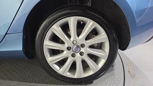 Volvo V40 D2 2015 21