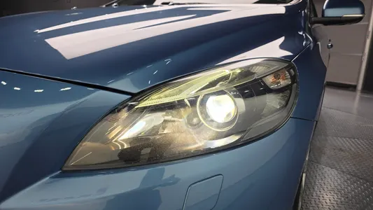 Volvo V40 D2 2015 22