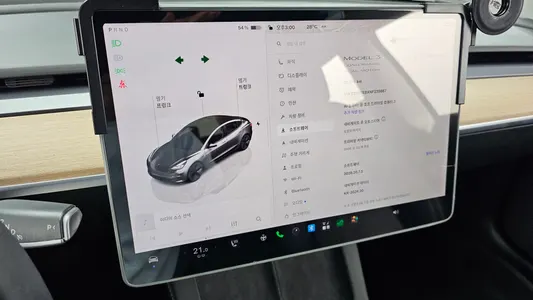 Tesla 3 AWD 2022 8