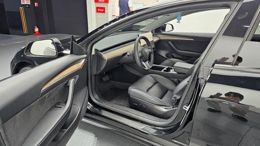 Tesla 3 AWD 2022 10