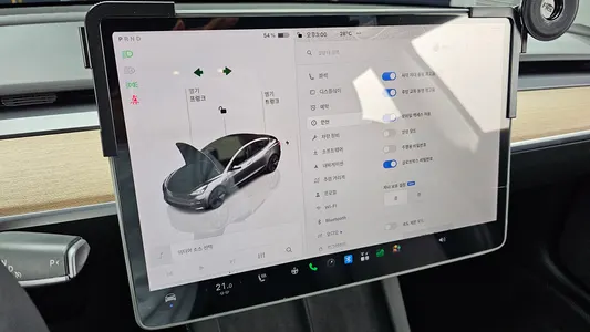 Tesla 3 AWD 2022 16