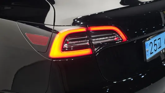 Tesla 3 AWD 2022 24