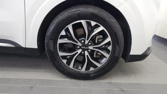 Kia Carnival 9 2023 5