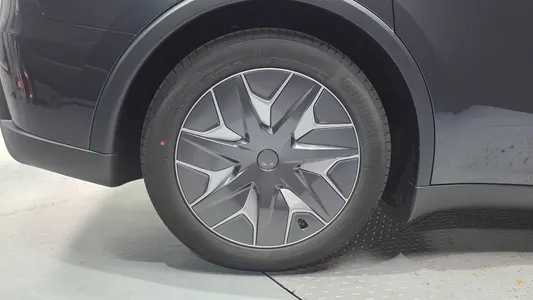 Tesla Y L AWD 2026 5