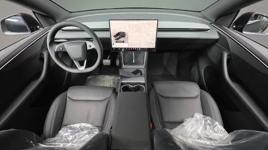 Tesla Y L AWD 2026 7