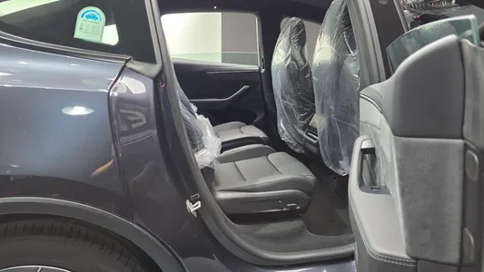 Tesla Y L AWD 2026 11