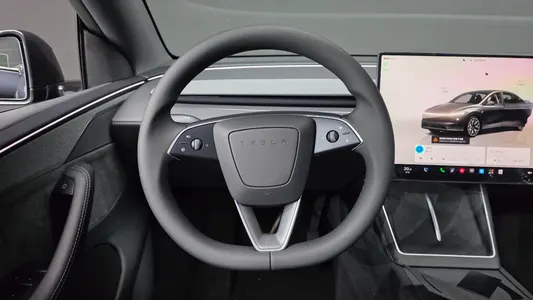 Tesla Y L AWD 2026 13