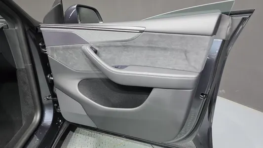 Tesla Y L AWD 2026 24