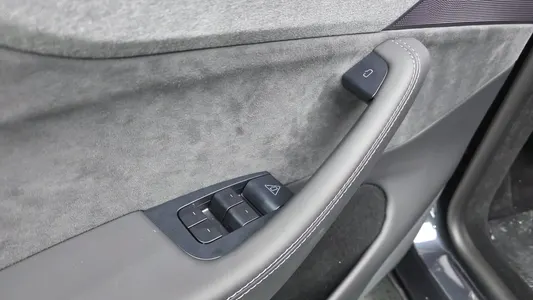 Tesla Y L AWD 2026 29