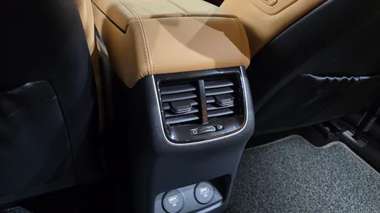 Kia K7 2020 30