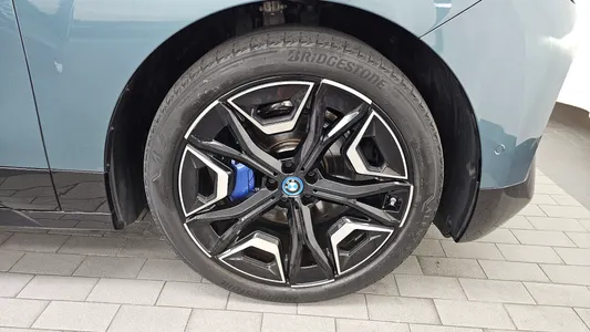 BMW iX xDrive50 2023 21