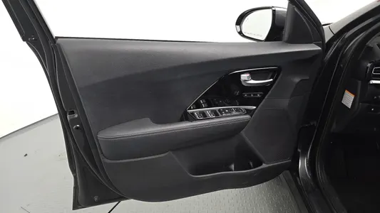 Kia 니로 1.6 HEV 2021 24
