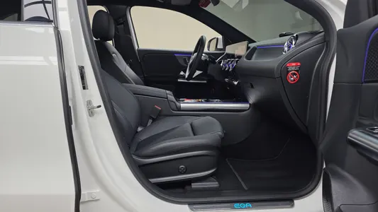 Mercedes-Benz EQA H243 EQA250 2025 26