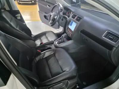 Volkswagen 제타 2.0 TDI 2011 12