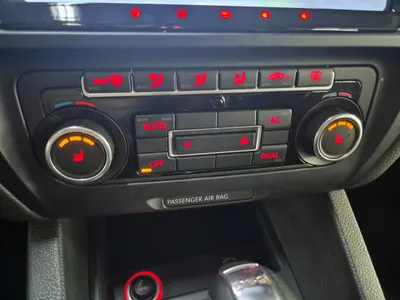 Volkswagen 제타 2.0 TDI 2011 15