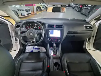 Volkswagen 제타 2.0 TDI 2011 10