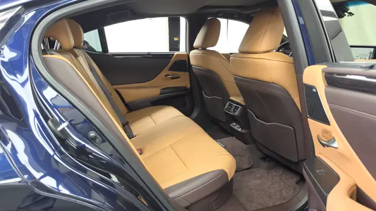 Lexus ES300h 7 2021 12