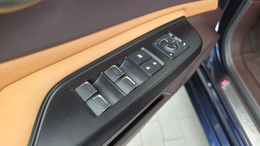 Lexus ES300h 7 2021 35