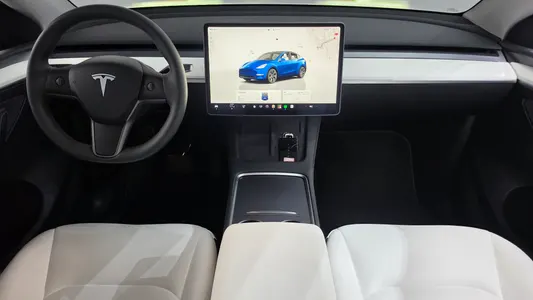 Tesla Y RWD 2024 7