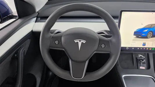 Tesla Y RWD 2024 14