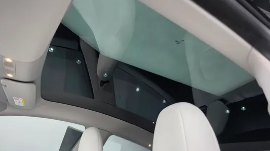 Tesla Y RWD 2024 16