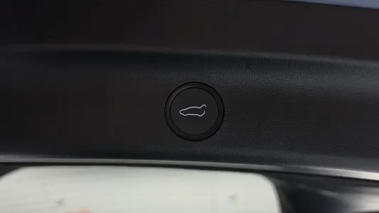 Tesla Y RWD 2024 17