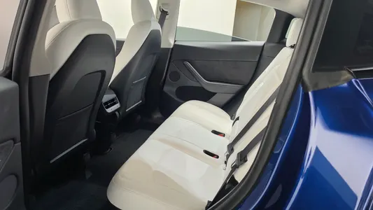 Tesla Y RWD 2024 19